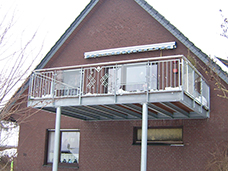 vorgebauter Stahlbalkon